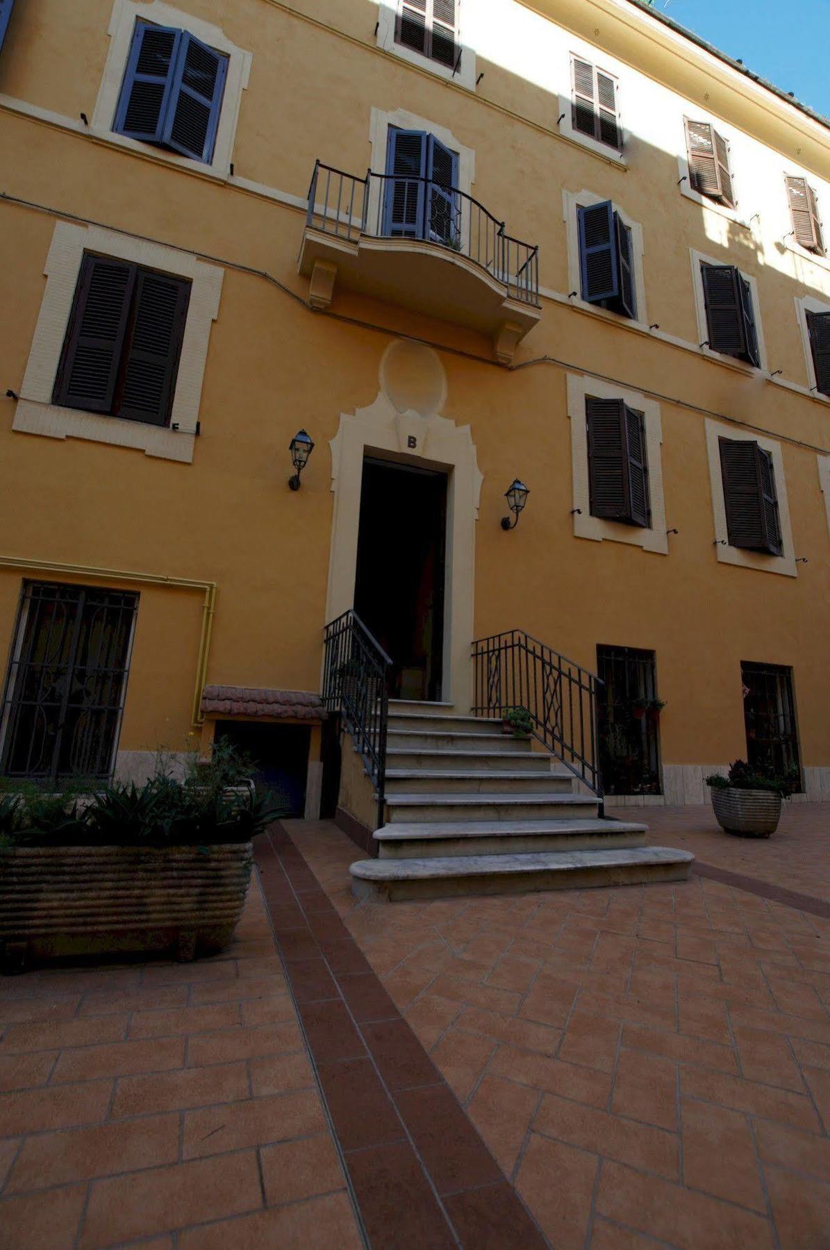 Vatican Holiday Rome Exterior photo